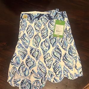 Lilly Pulitzer butter cup short. NWT!!